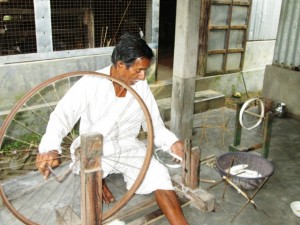 Spinning Cotton Yarn for Handmade Scarf
