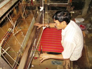 Indian Weaver making Fair Trade Scarf