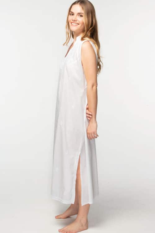 Sumana Embroidered White Sleeveless Nightgown