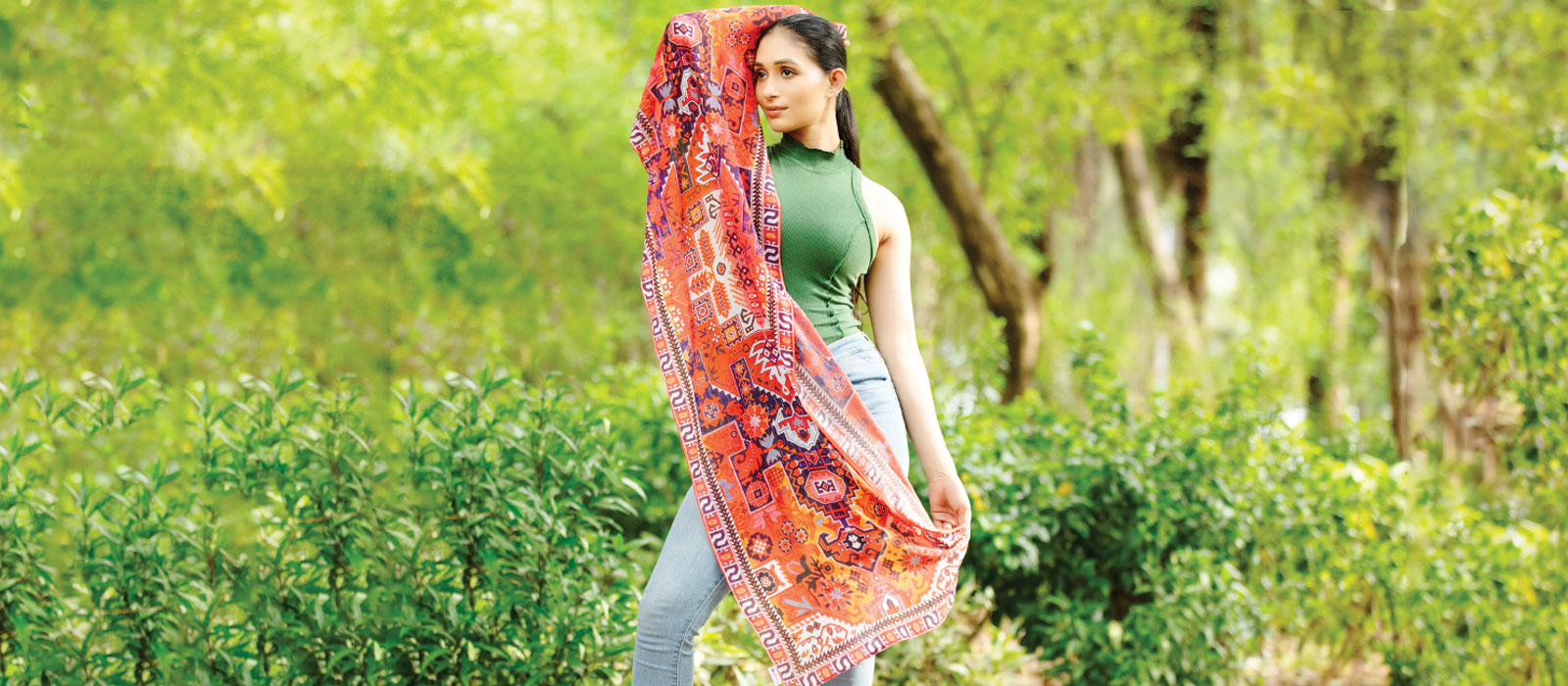 Red Weave Design Scarf